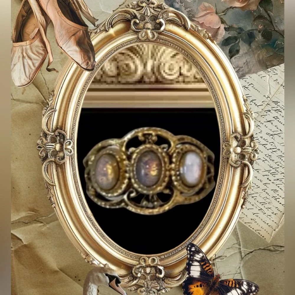 Elegant Vintage Ring 3 Stone Bezel Opal Moonstone Delicate Ornate Gold Filigree